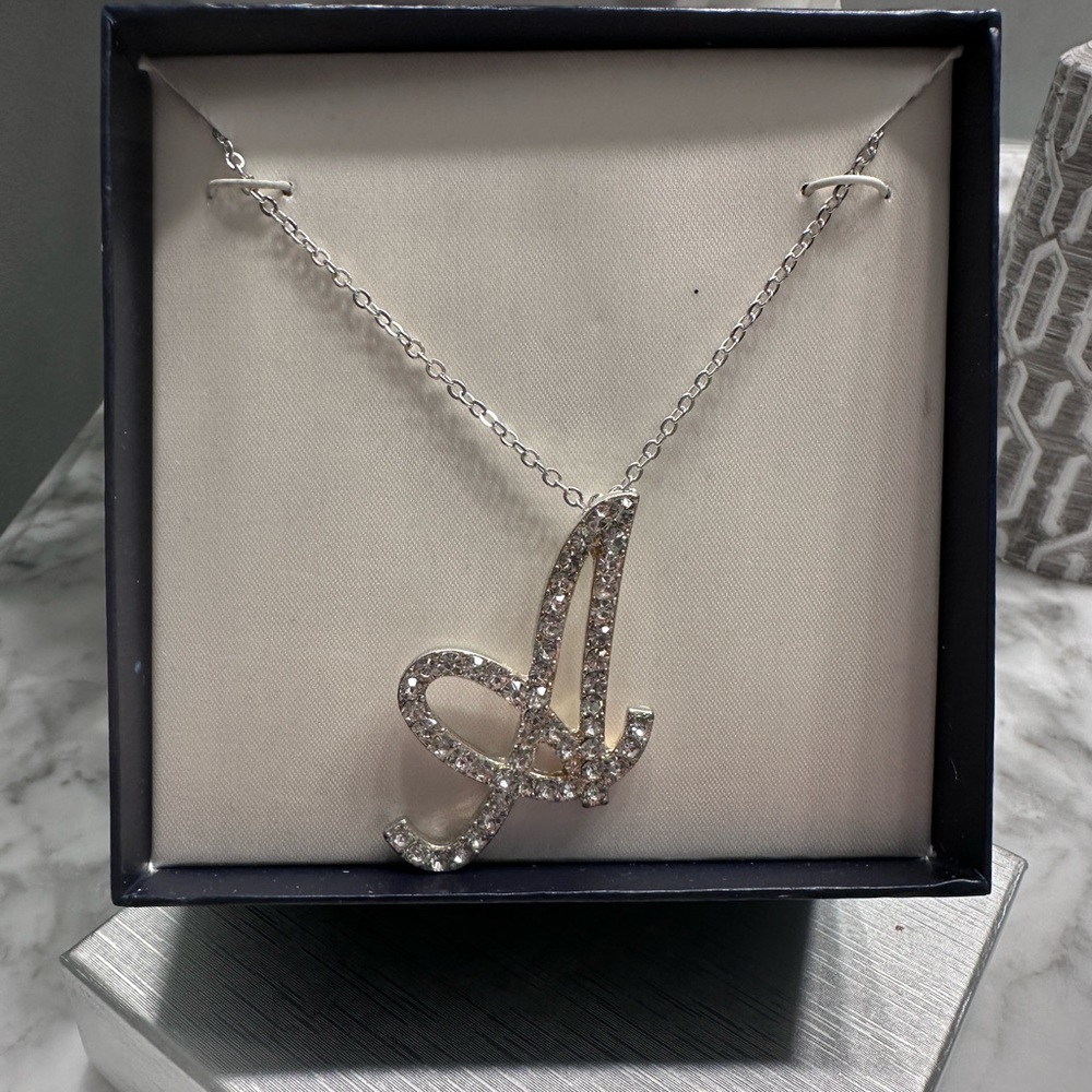 5/$25 A Rhinestone Necklace